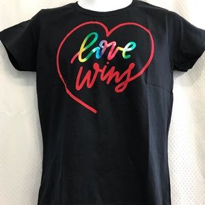 Gay Pride Rain Bowl T-Shirt Size Large Love Wins